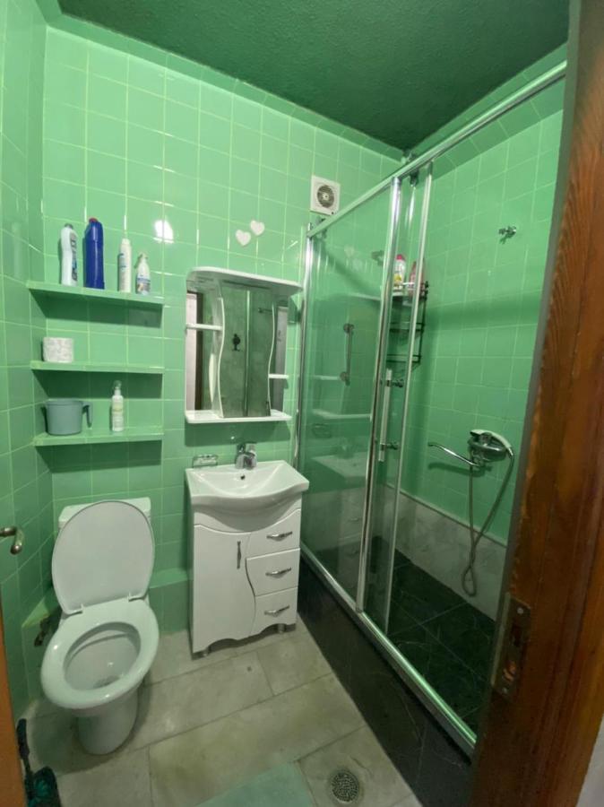 Apartment Ge Zvezda Batumi Exterior foto